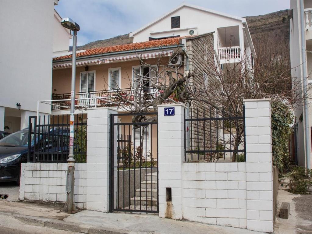 Guest House 4M Petrovac Buitenkant foto