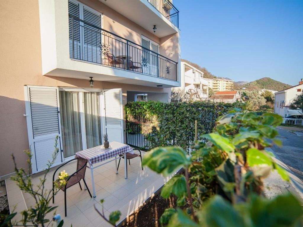 Guest House 4M Petrovac Kamer foto