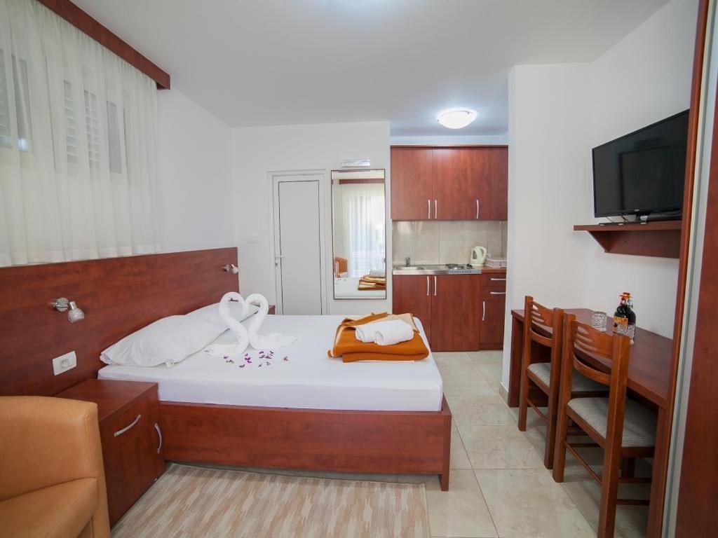Guest House 4M Petrovac Kamer foto
