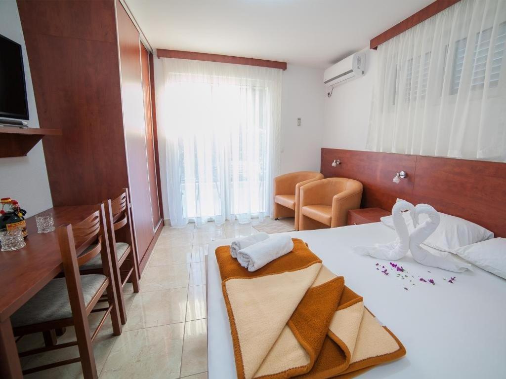 Guest House 4M Petrovac Kamer foto