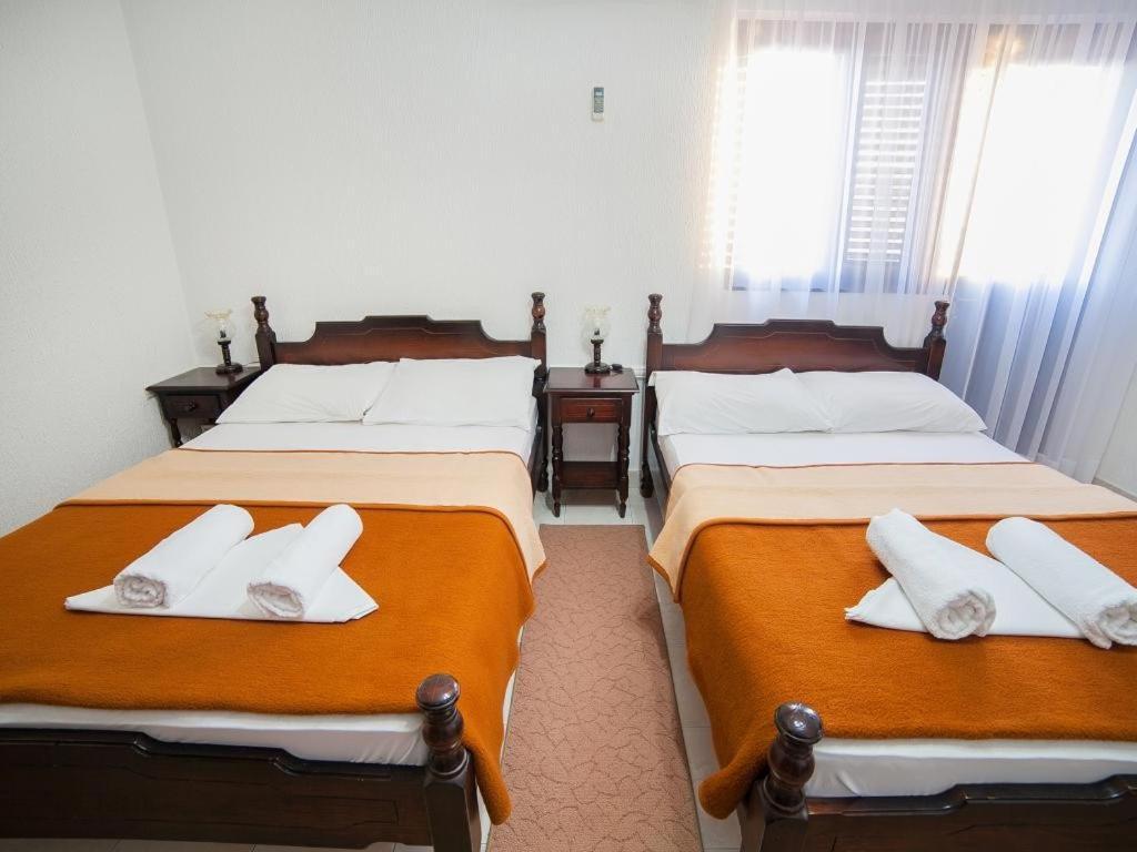 Guest House 4M Petrovac Kamer foto